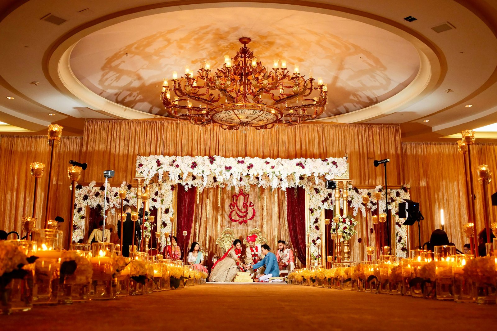 Elegant wedding decor